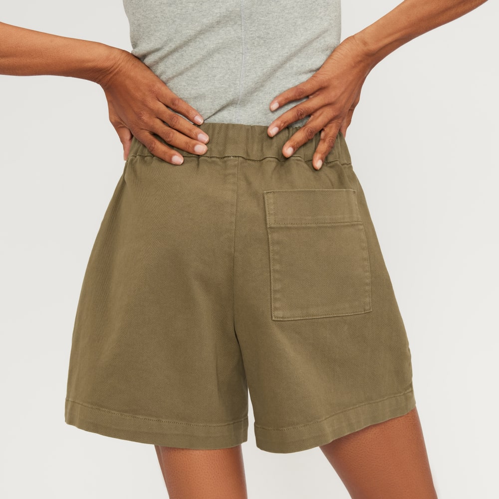 The Organic Pull-On Short in Beech — detail view