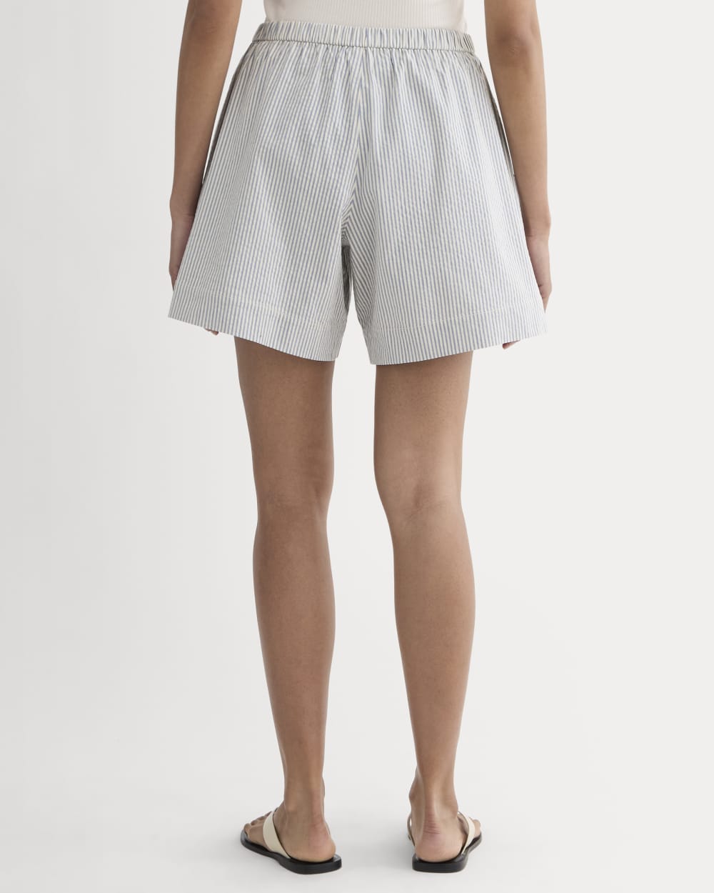 The Seersucker Pull-On Short in Dutch Blue / Natural — detail view