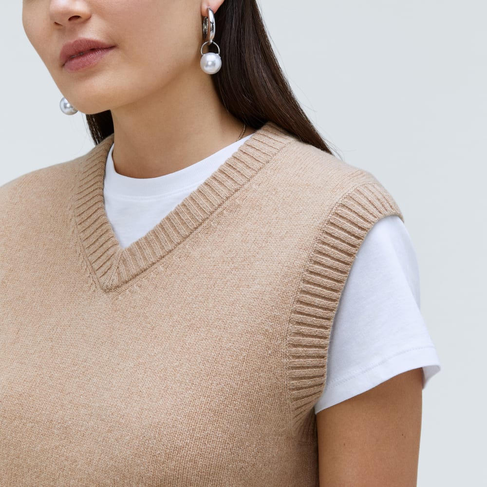 The Cashmere Vest in Light Camel — detail view