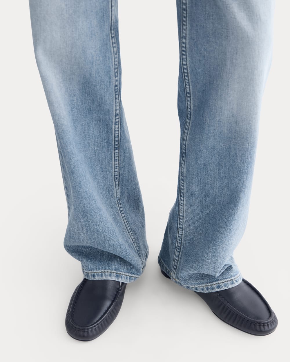 The Column Jean in Vintage Light Indigo — detail view