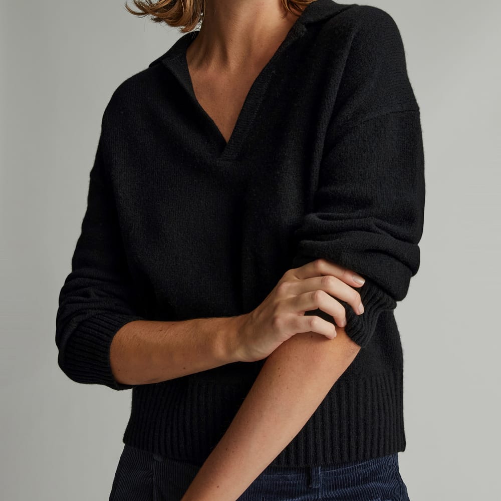 The Cashmere Polo in Black — detail view