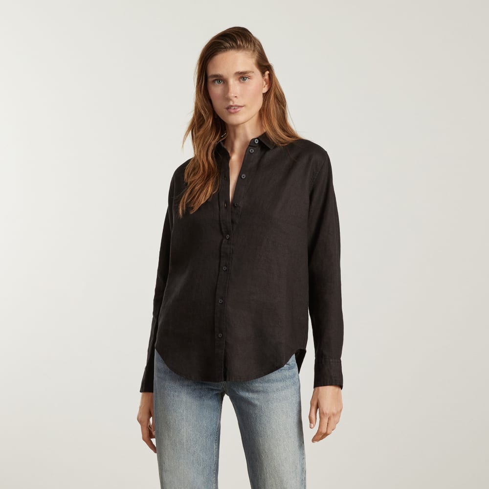 The Must-Have Shirt in Linen in Black — alternate view