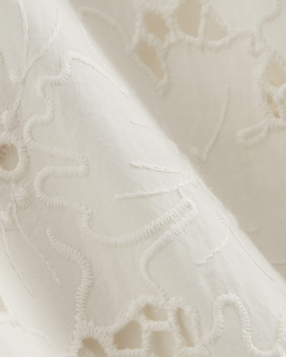 The Eyelet Camp Shirt in Bone — detail view