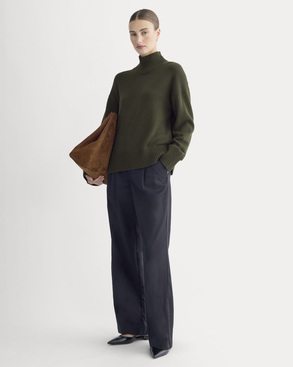 The Boxy Turtleneck in Everyday Cotton in Dark Green — detail view