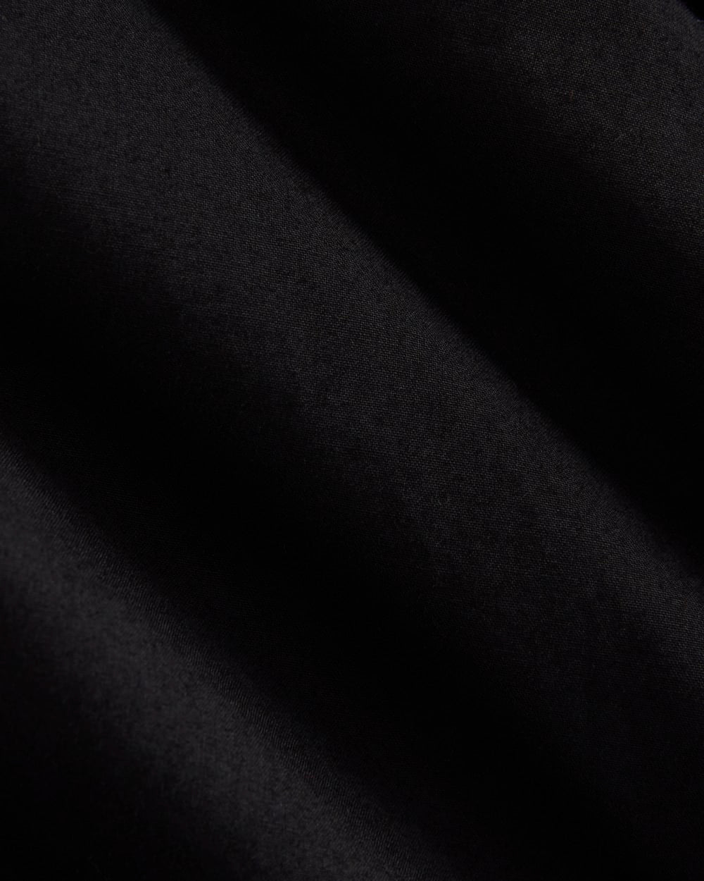 Muscle Shirt in Lightweight Cotton in Black — detail view