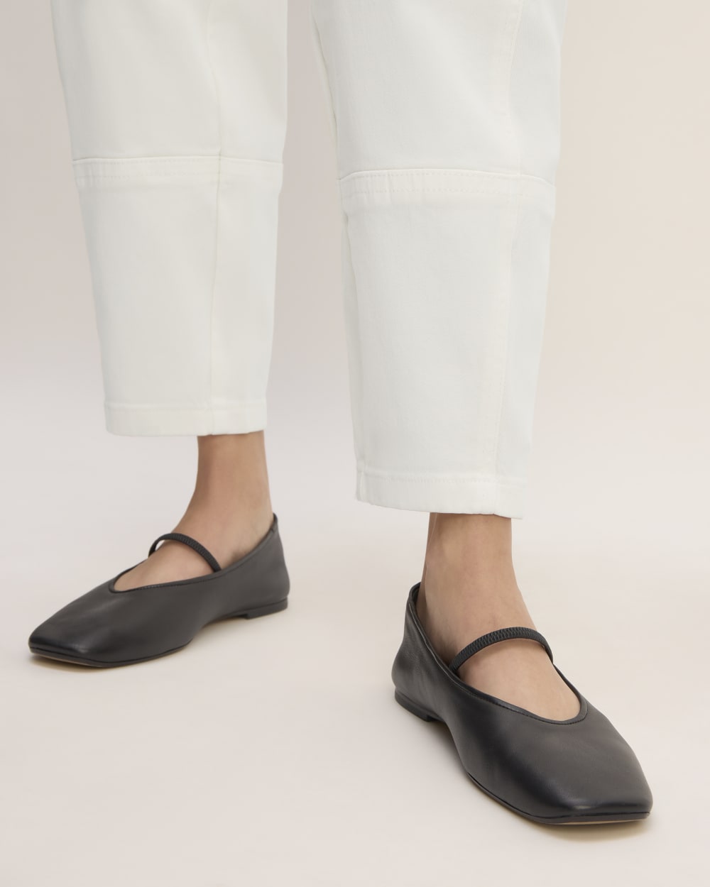 The Utility Barrel Pant in Bone — detail view