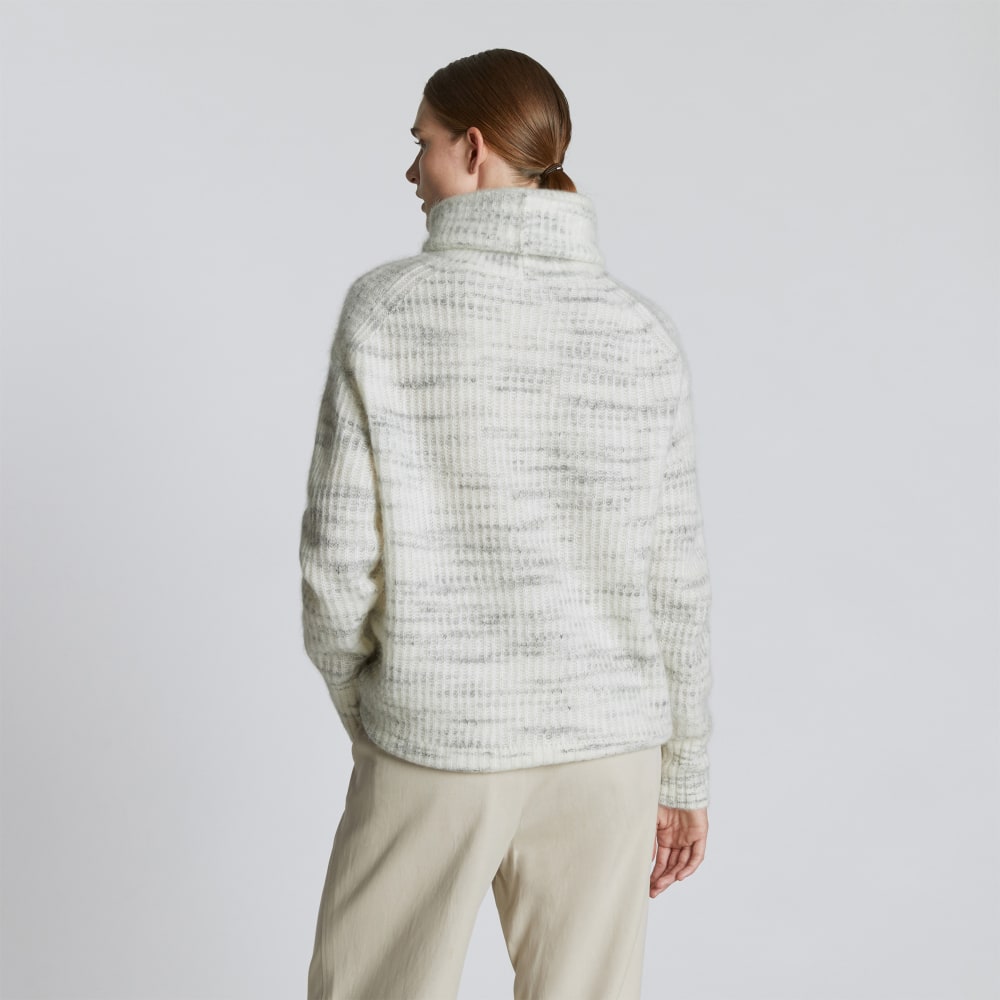 The Alpaca Oversized Turtleneck in Light Grey Heather — detail view