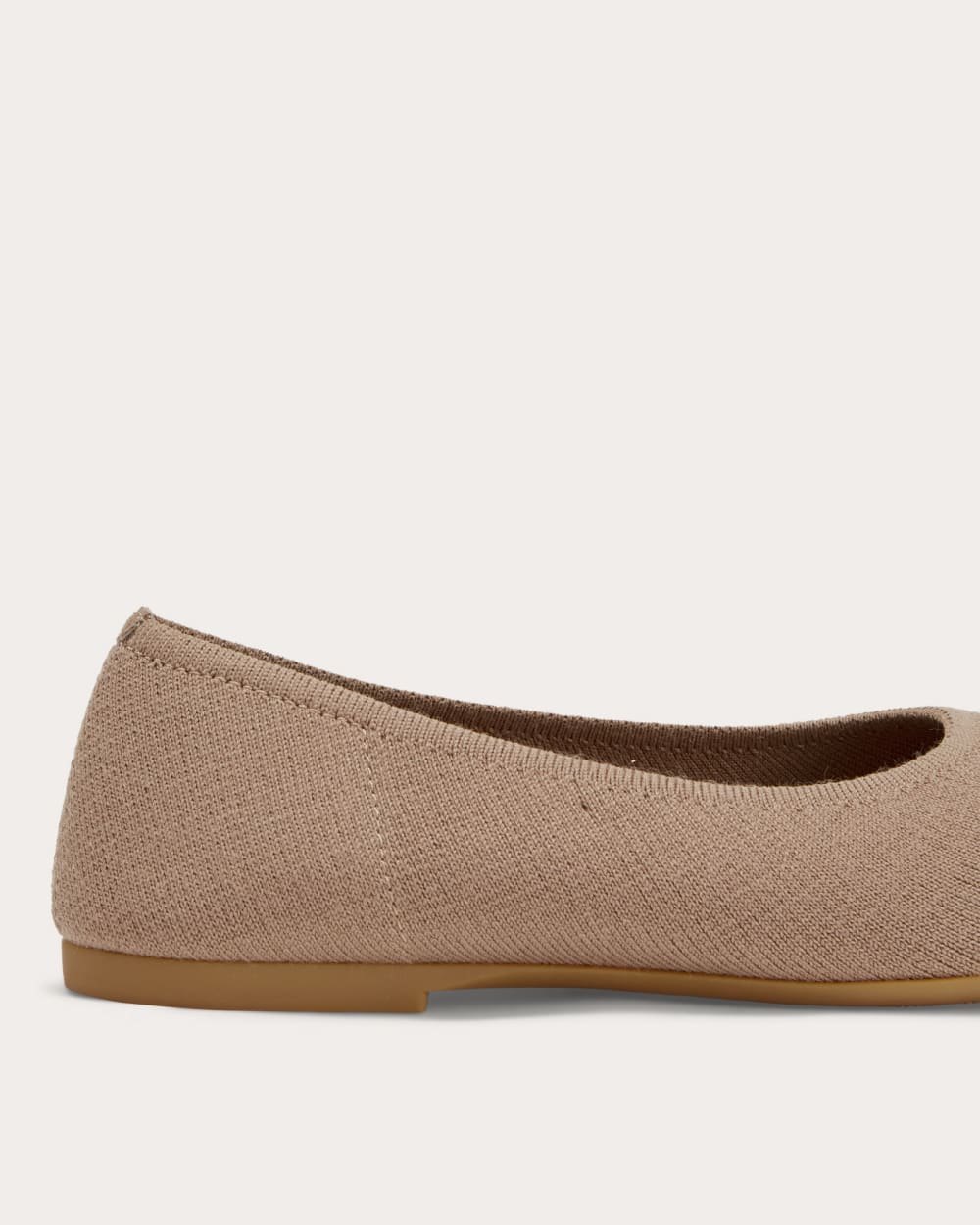 The Day Glove in ReKnit in Cinnamon Latte — detail view