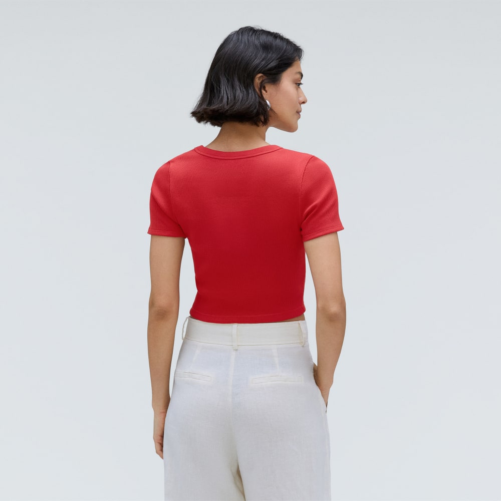 The ’90s Rib Tee in Ruby — detail view
