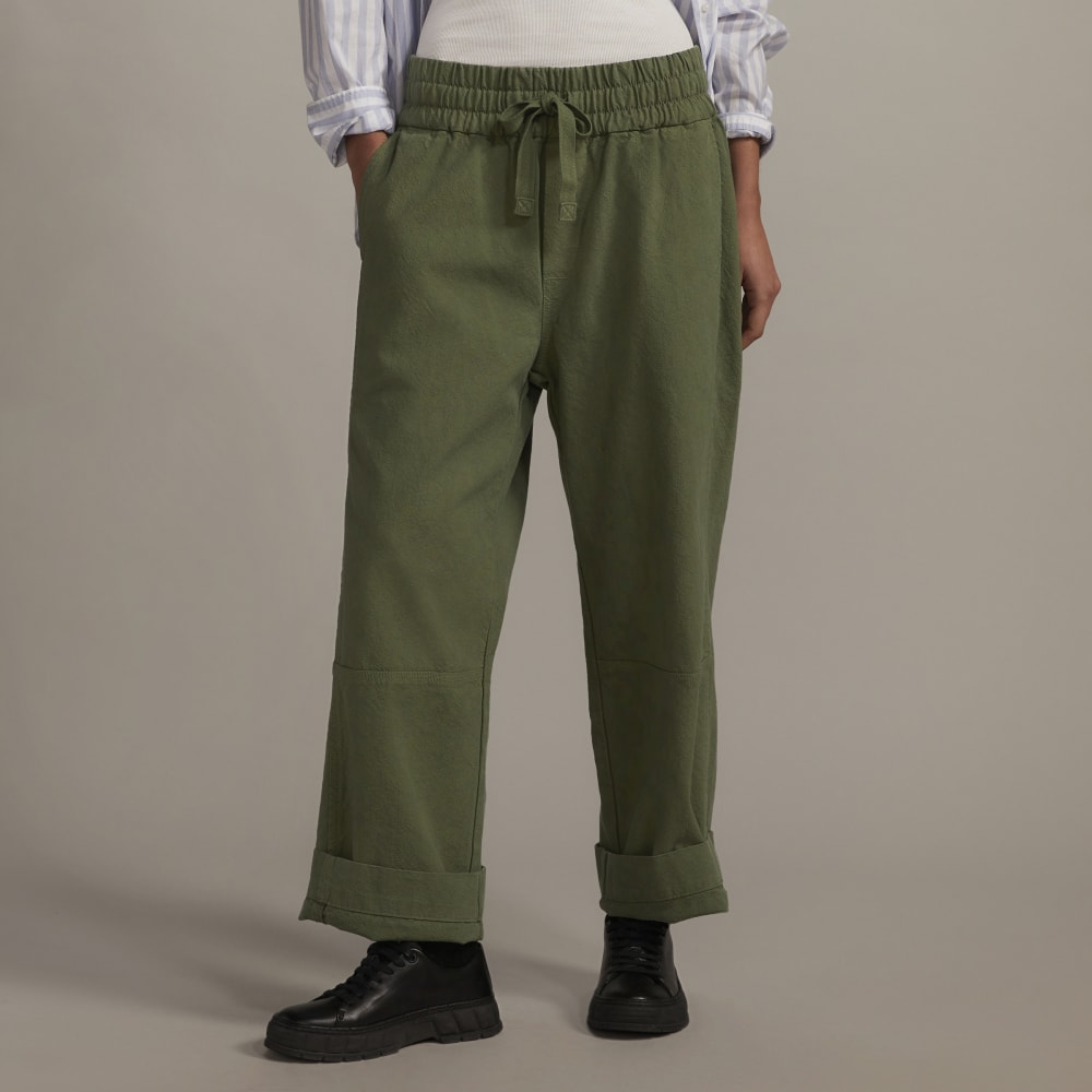 The Canvas Organic Cotton Pull-On Pant in Forest Green — front view