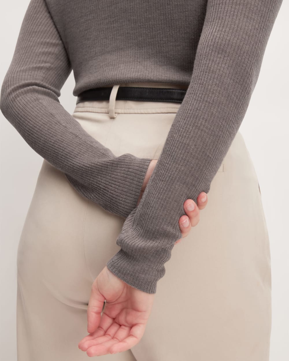 The Polo in Ultrasoft Merino in Heather Cocoa — detail view