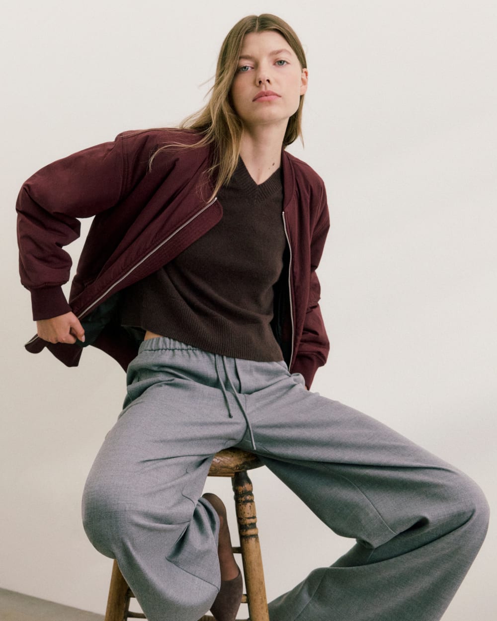 Cashmere Cropped High-V Sweater in Dark Chocolate — detail view