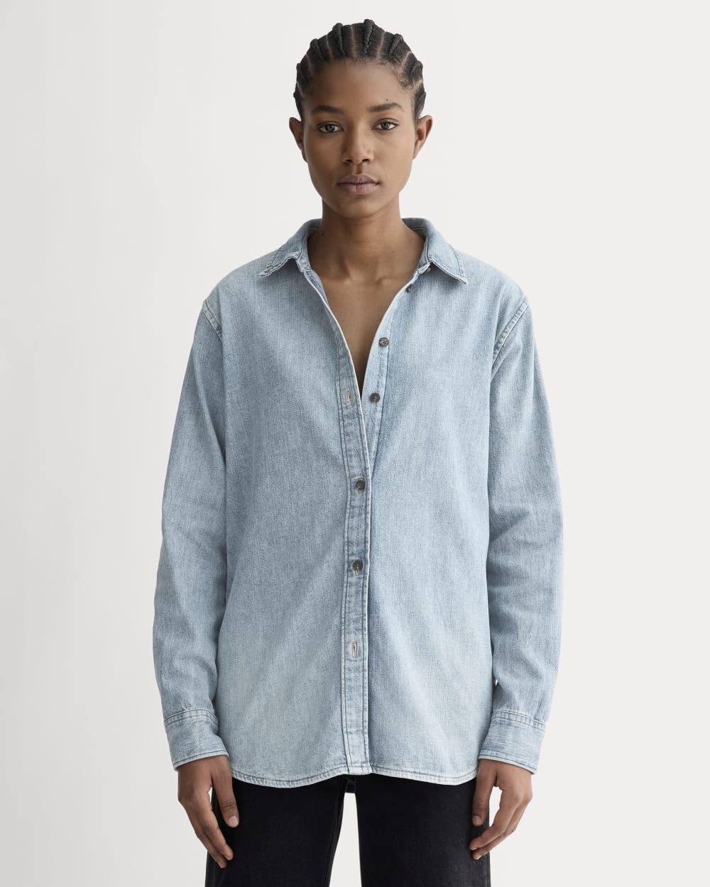 The Must-Have Shirt in Denim in Light Indigo — front view