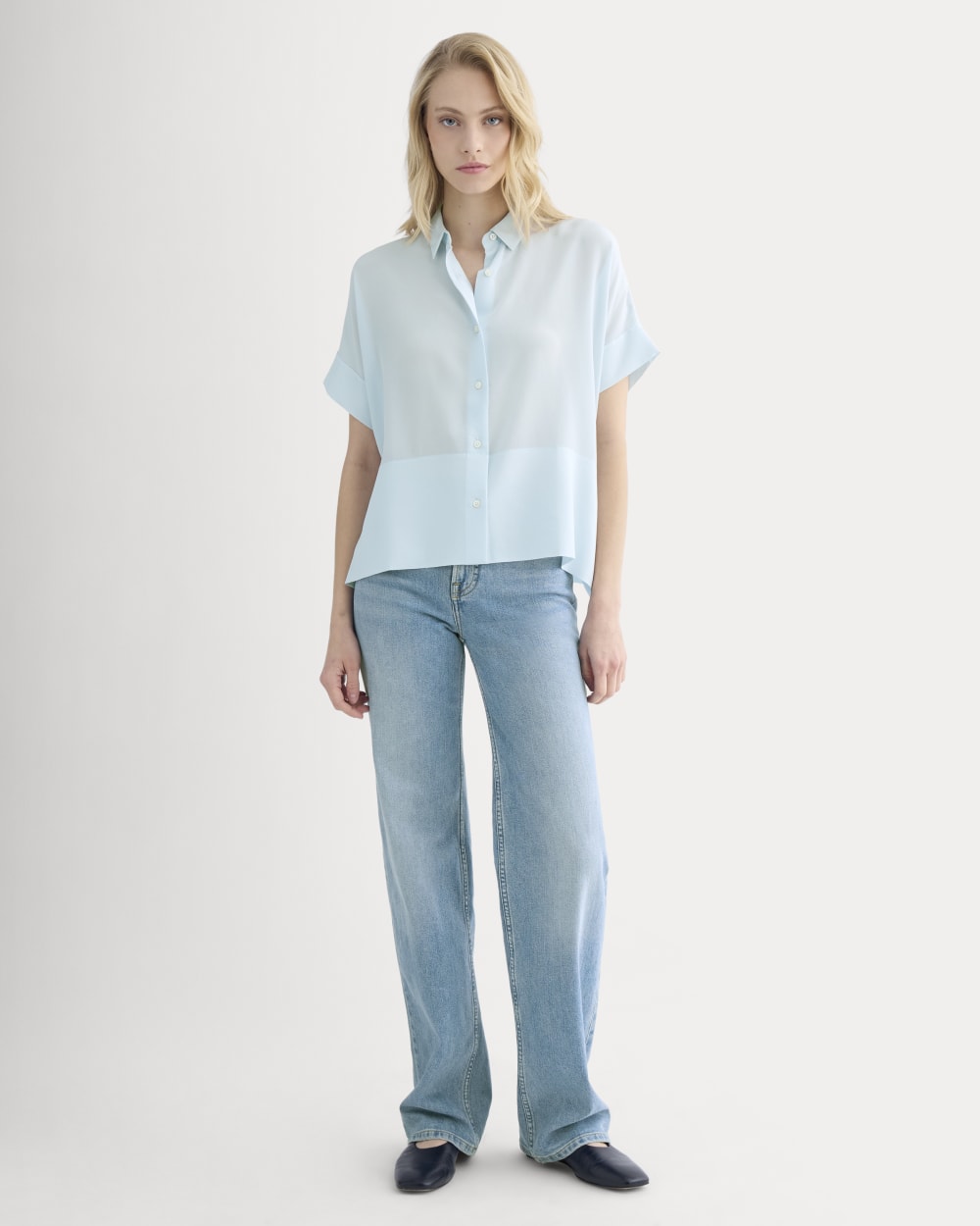 The Boxy Shirt in Washable Silk in Skywriting — detail view