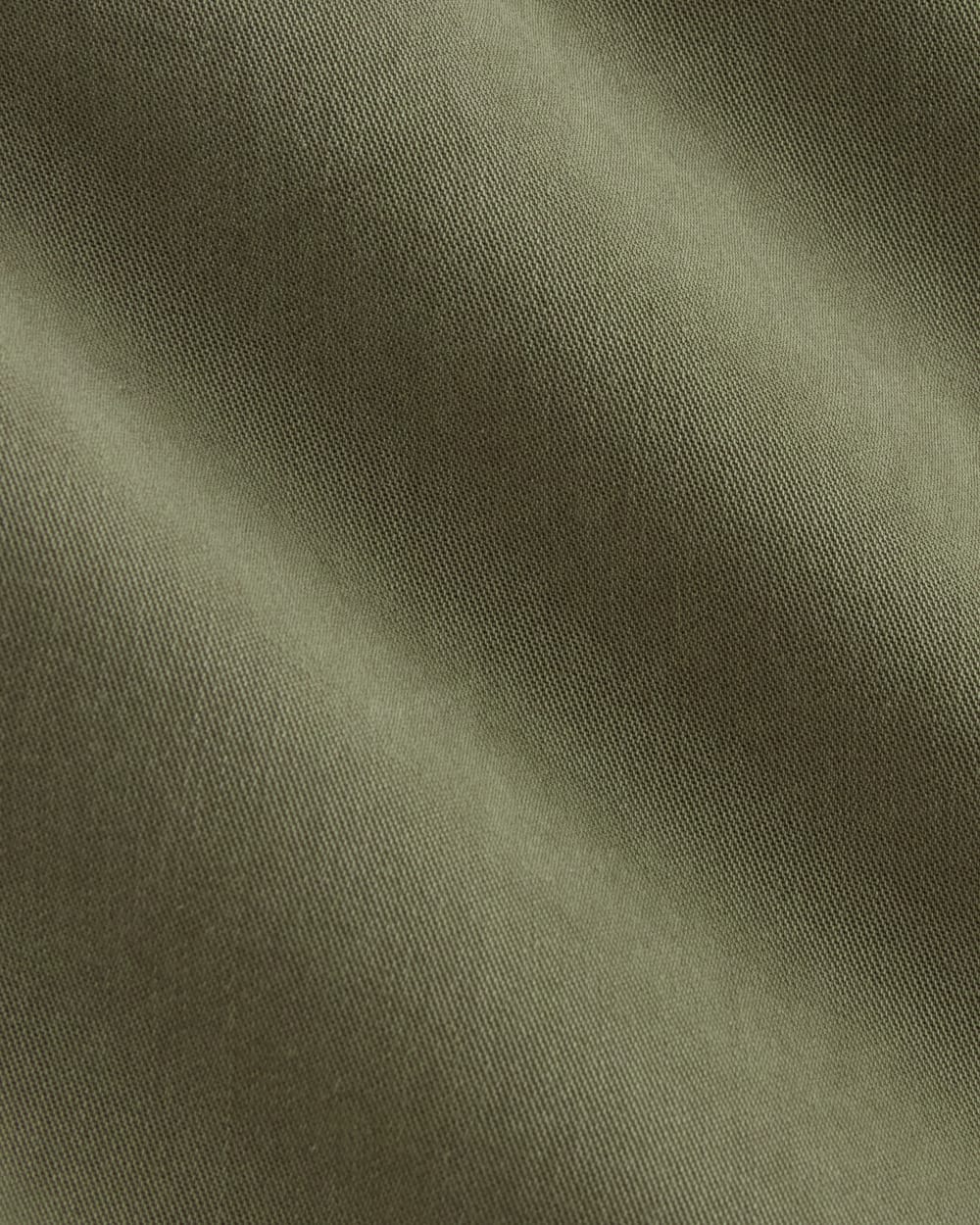 The Short-Sleeve Square Shirt in Butterlite in Kalamata — detail view