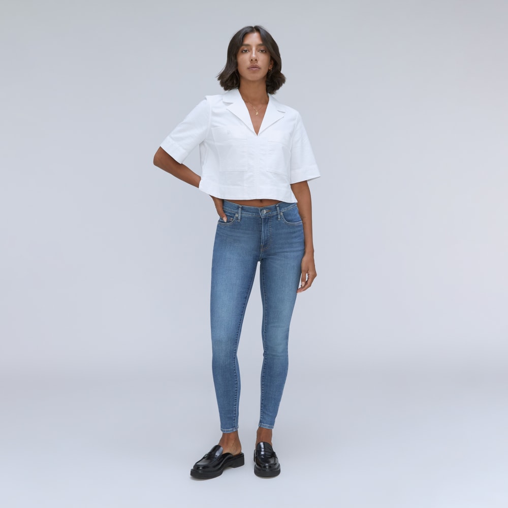 The Mid-Rise Skinny Stretch Jean in Atlantic Wash — detail view
