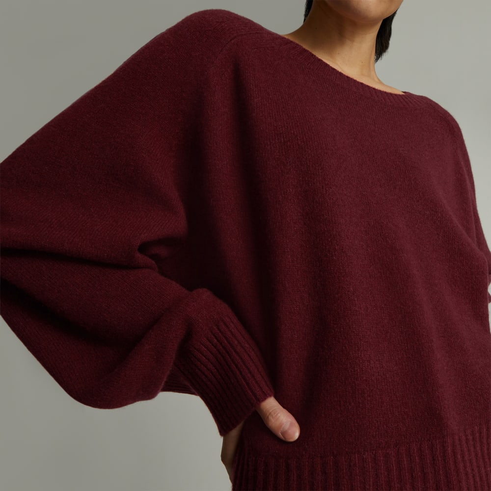 The Cashmere Boxy Crew in Tawny Port — detail view