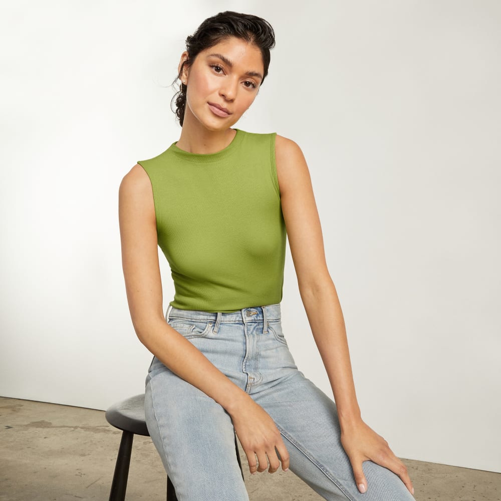 The Pima Micro-Rib Funnel-Neck Tank in Pepper — detail view