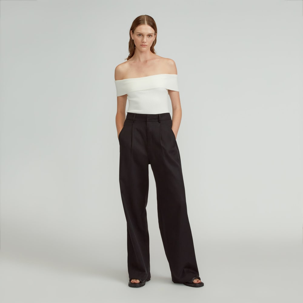 The Ribbed Cotton Off-The-Shoulder Top in Bone — detail view