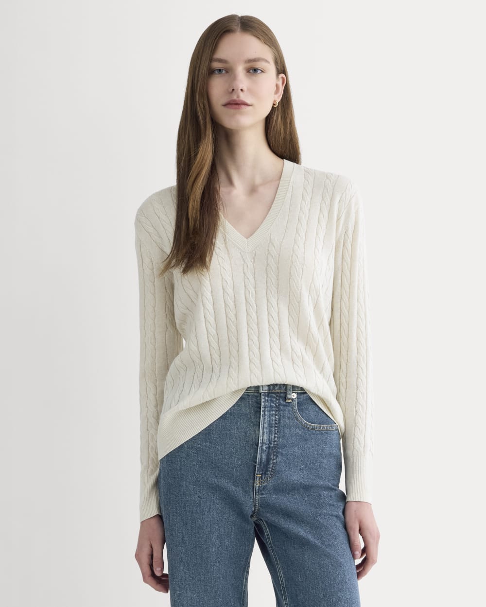 The Cable V-Neck in Cotton Cashmere in Birch — front view