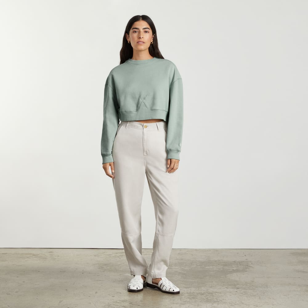 The Organic Cotton Cropped Crew in White Sage — detail view