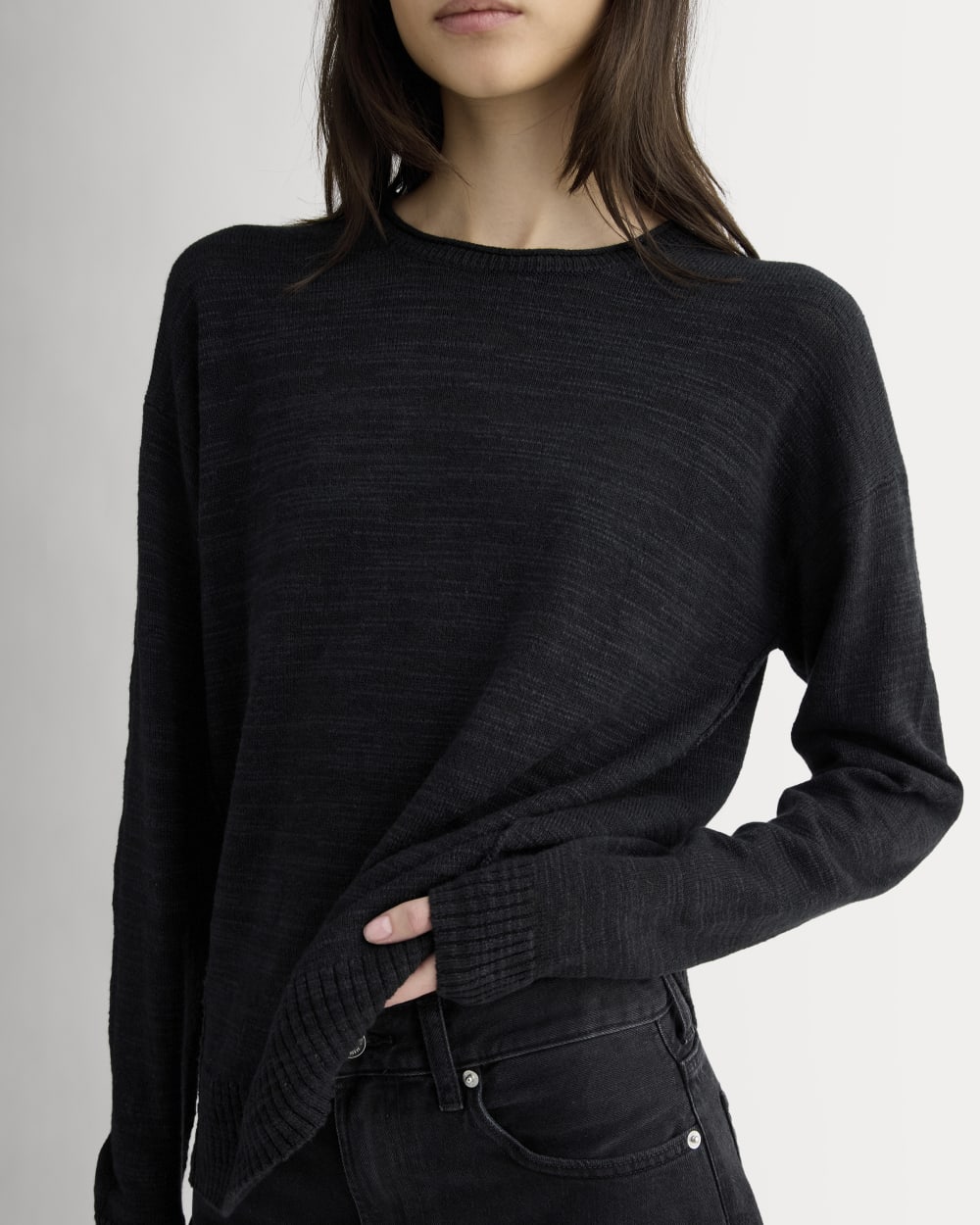 The Slouch Sweater in Cotton Linen in Black — detail view