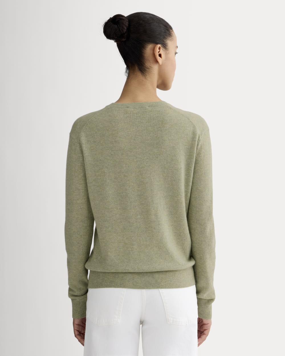The Classic Crew in Cashmere in Light Heathered Moss — detail view