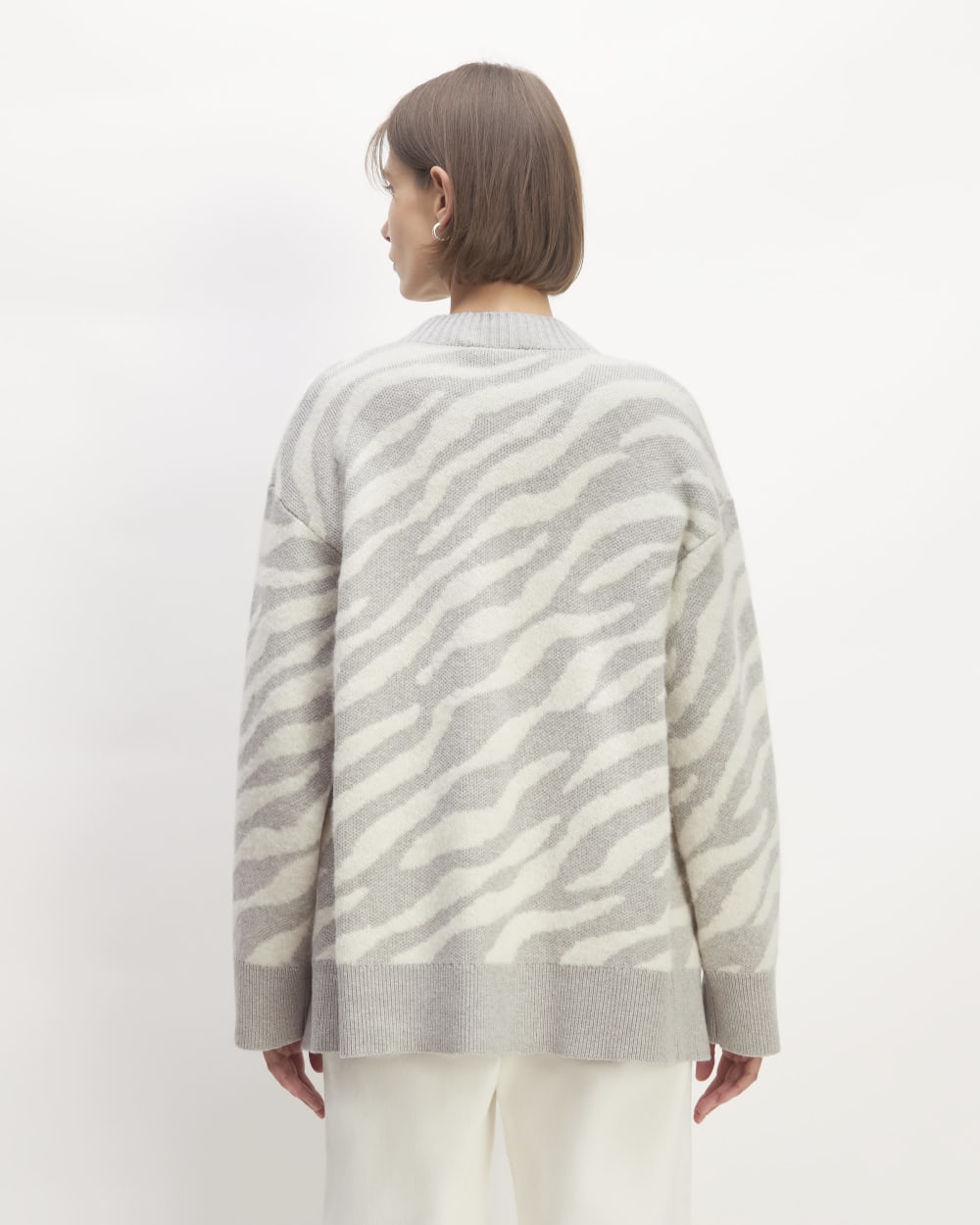 The Alpaca Tiger Jacquard Cardigan in Heathered Grey / Snow — detail view