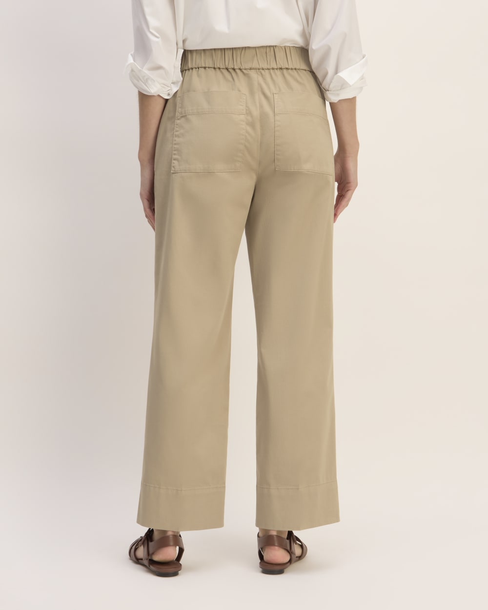 The Easy Pant in Trench Coat Khaki — detail view
