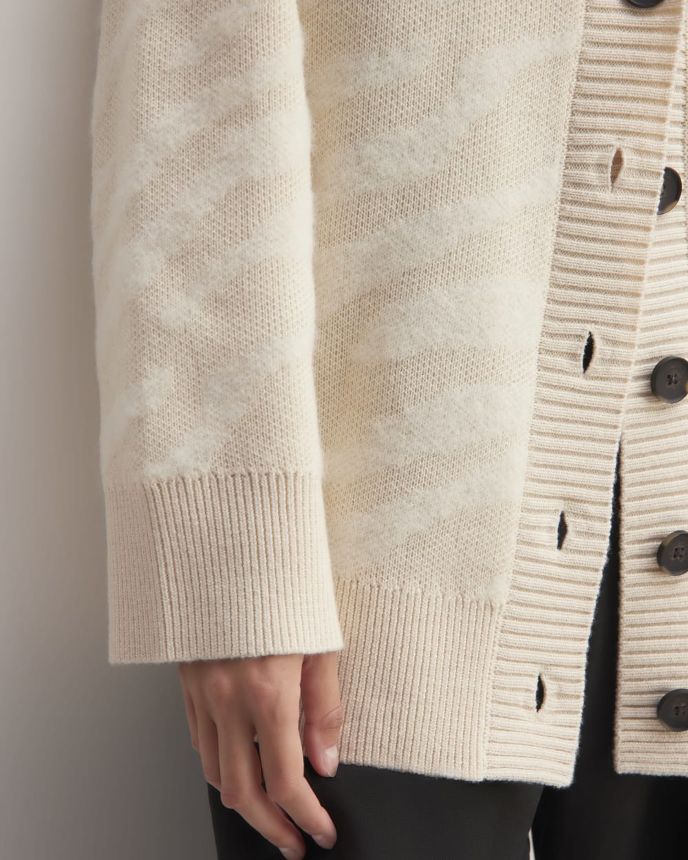 The Alpaca Tiger Jacquard Cardigan in Canvas / Snow — detail view