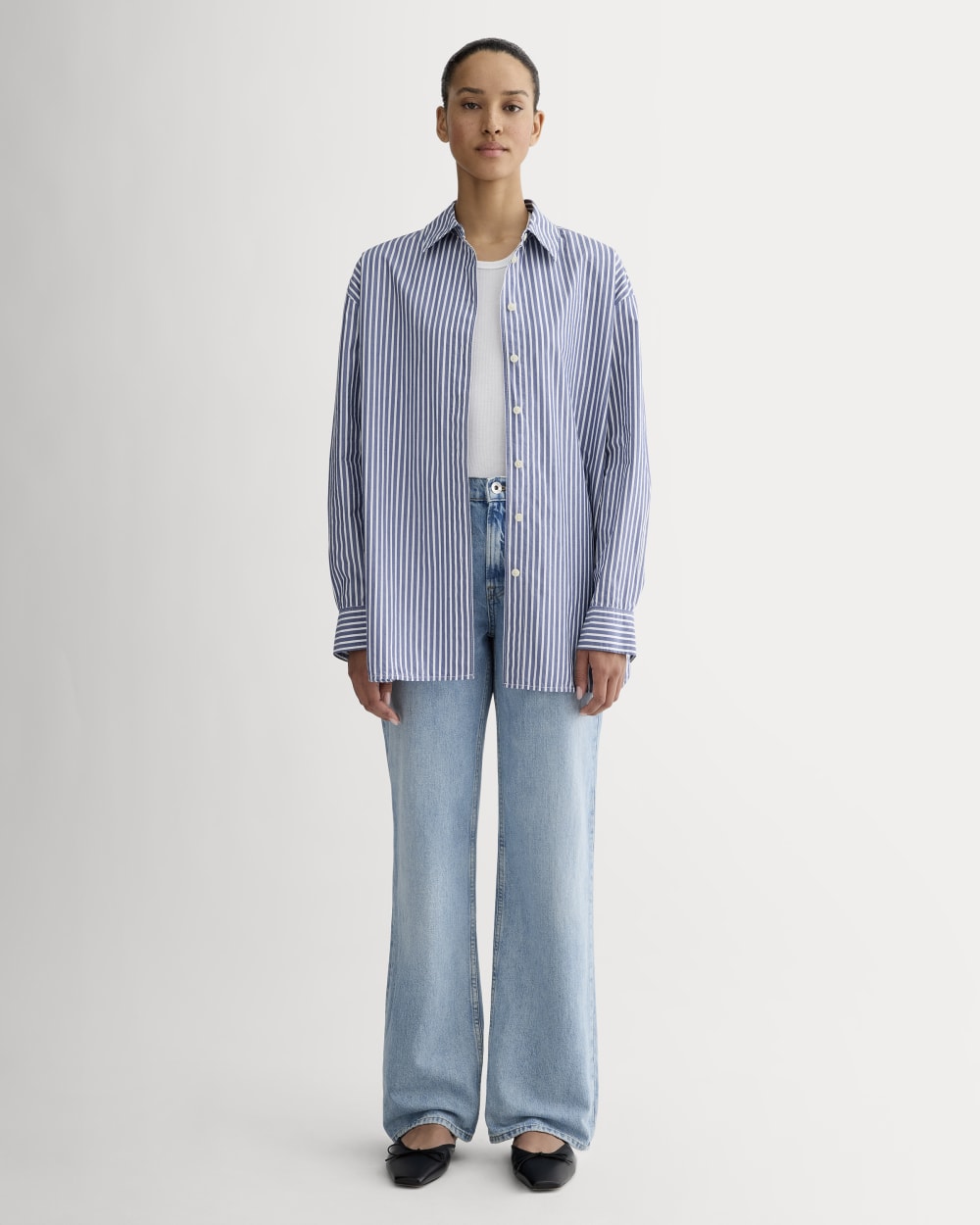 The Boyfriend Shirt in Ultrasoft Cotton in Bone / Mazarine Blue — detail view
