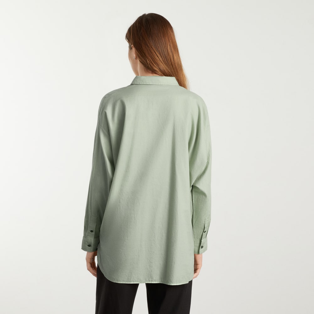 The Oversized Silky Cotton Shirt in Laurel — detail view