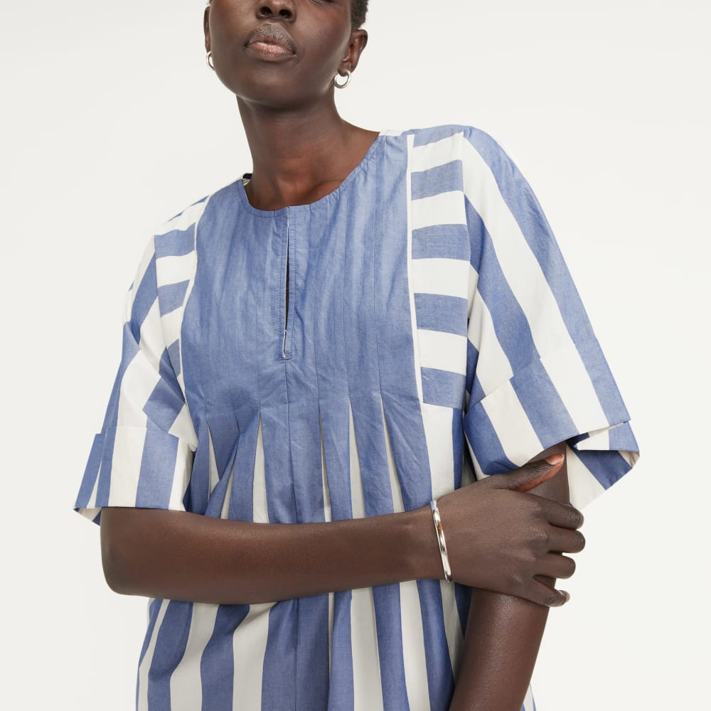 The Poplin Tunic in Mazarine Blue / Bone — detail view