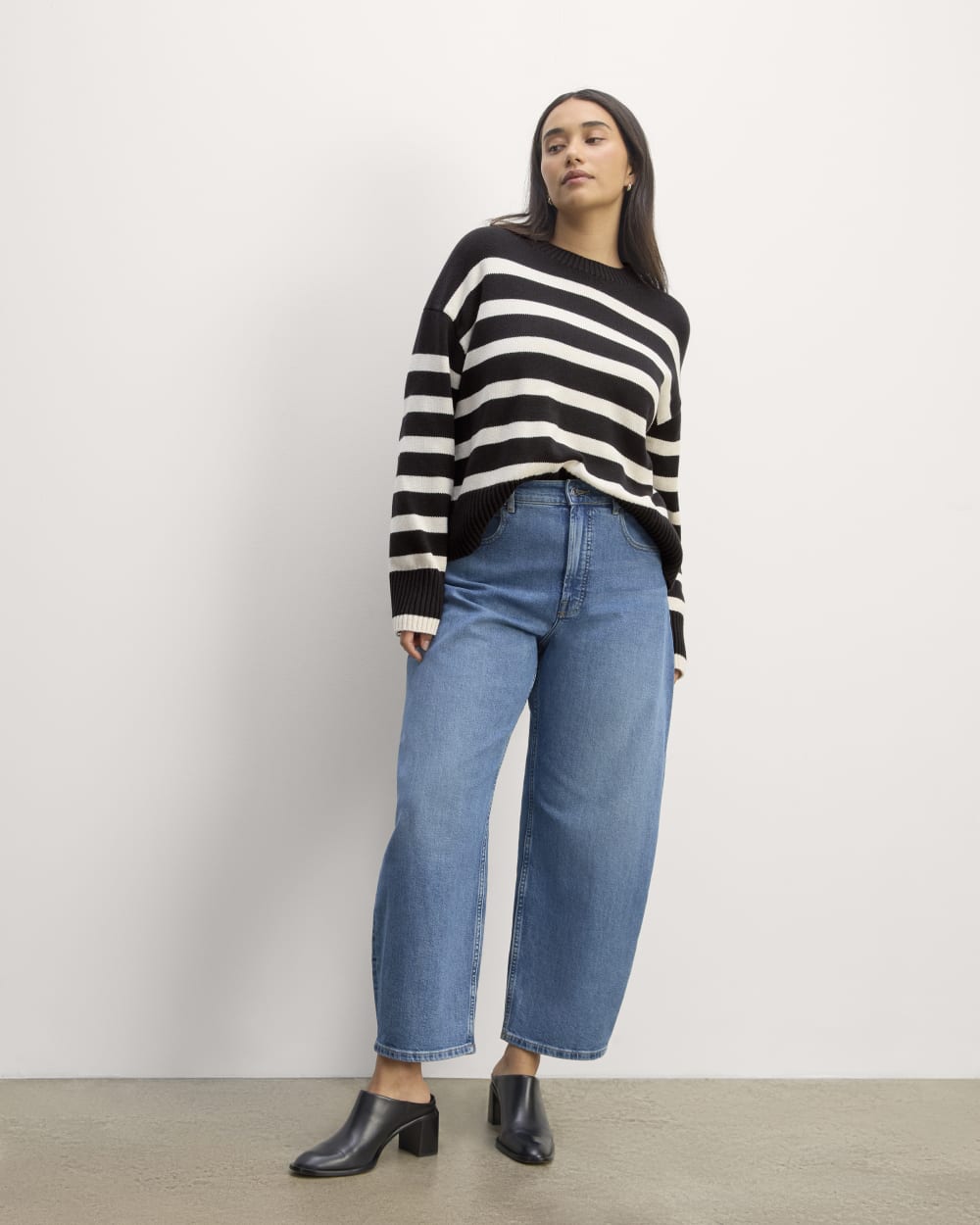 The Boxy Sweater in Everyday Cotton in Black / Canvas — detail view