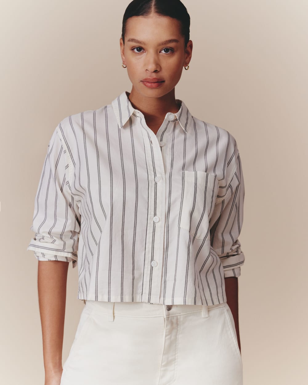 The Way-Short Shirt in Silky Cotton in Bone / Black — detail view
