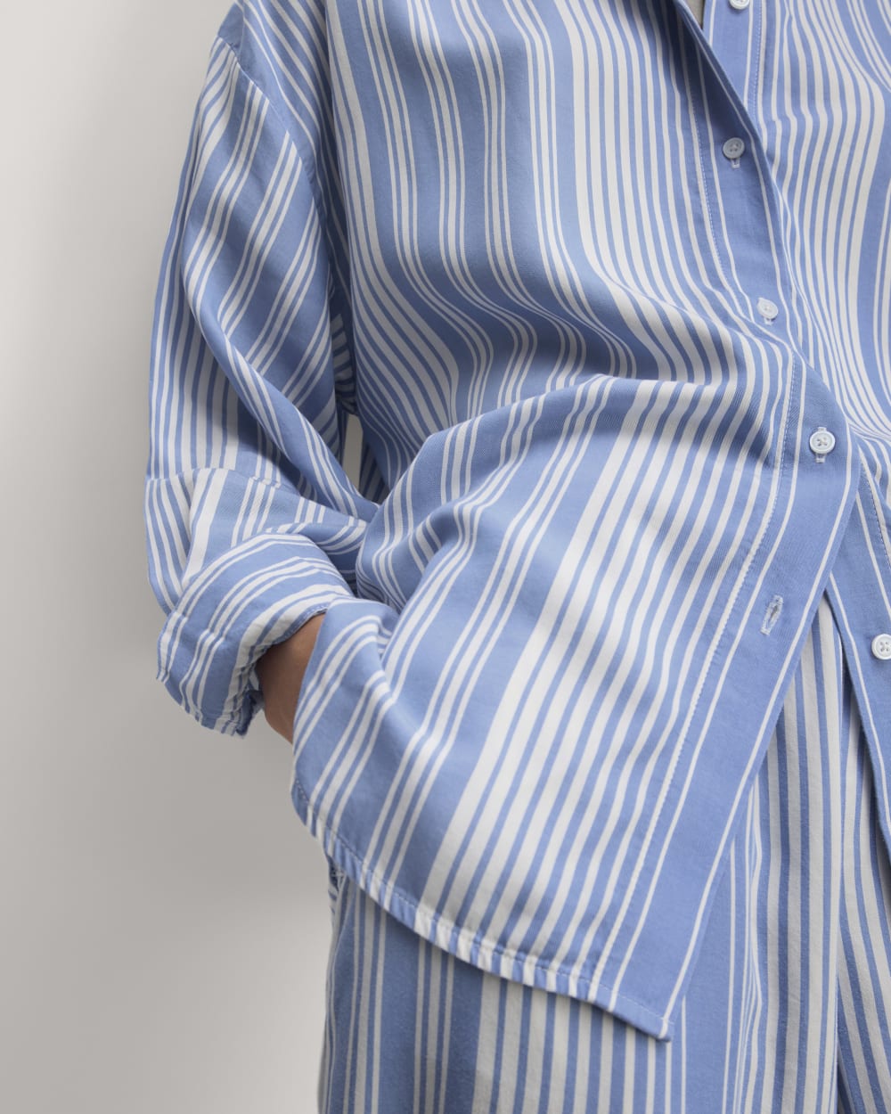 The Oversized Shirt in Butterlite in Granada Sky Blue / Bone — detail view