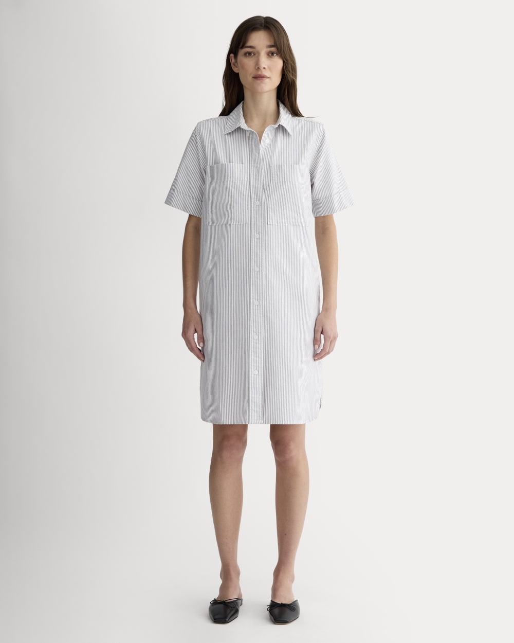 The Oxford Short-Sleeve Shirt Dress in Charcoal / White — front view