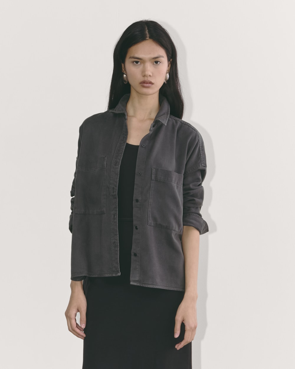 The Boxy Overshirt in Buttersoft in Graphite — front view