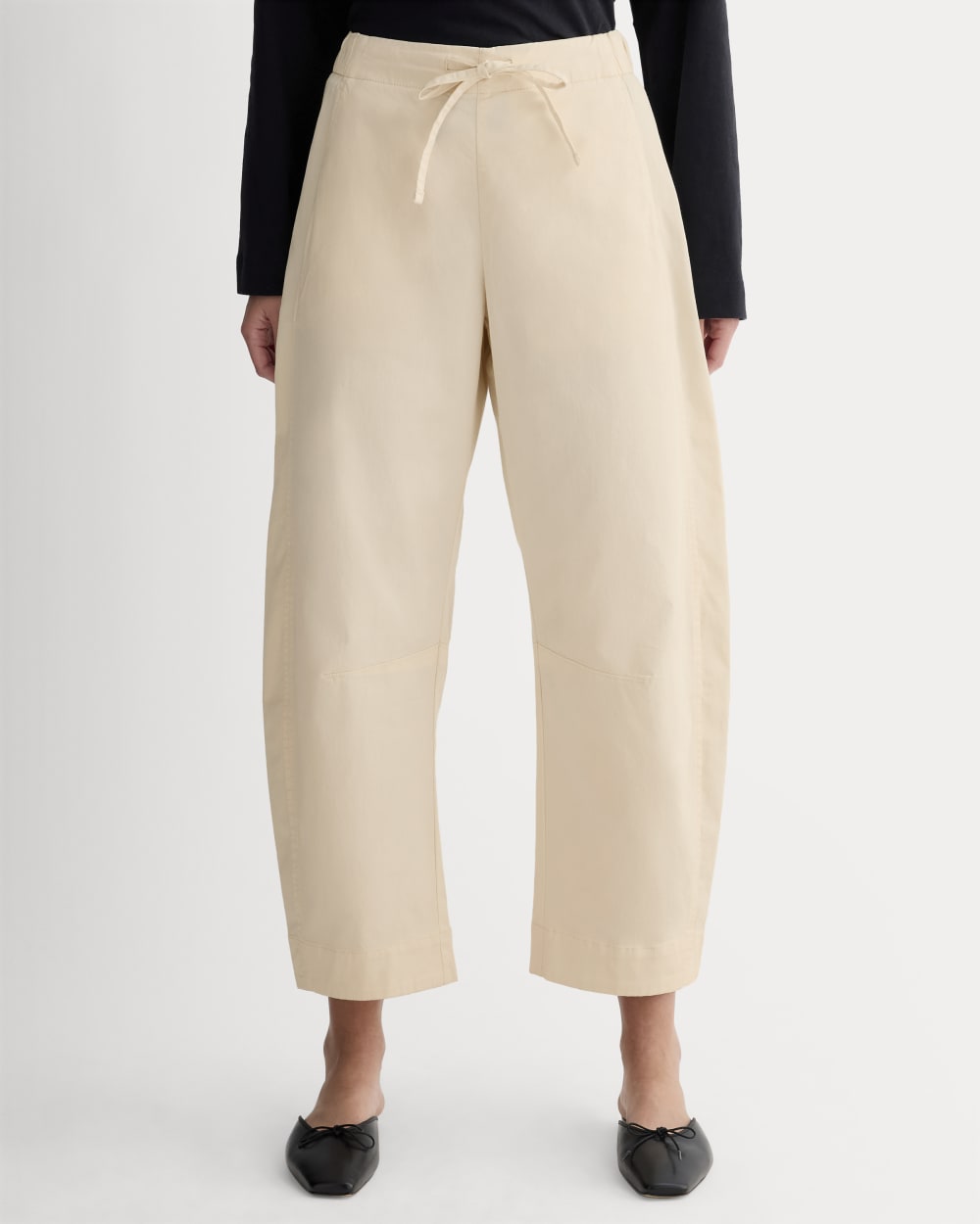The Easy Barrel Pant in Canvas — detail view