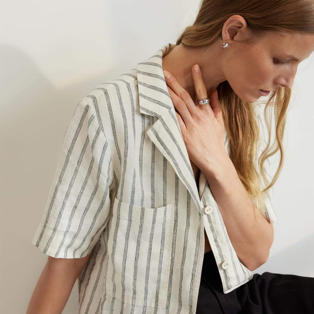 The Linen Workwear Shirt in Black / Canvas Tan — detail view