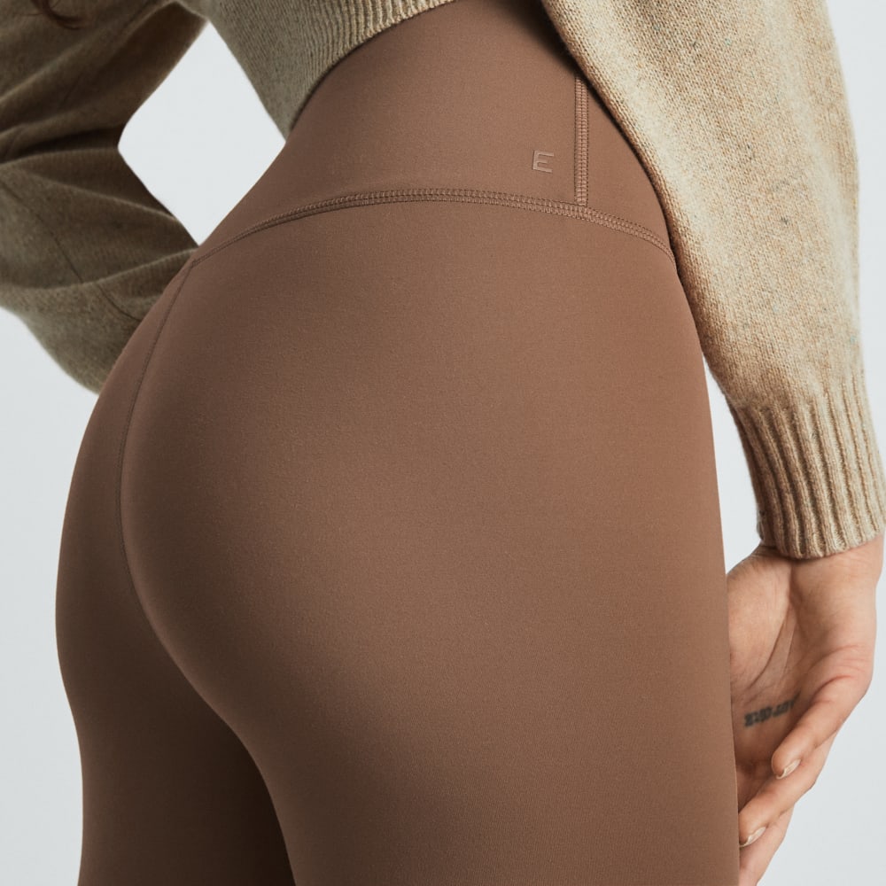 The Perform 24/7 Legging in Mocha — detail view