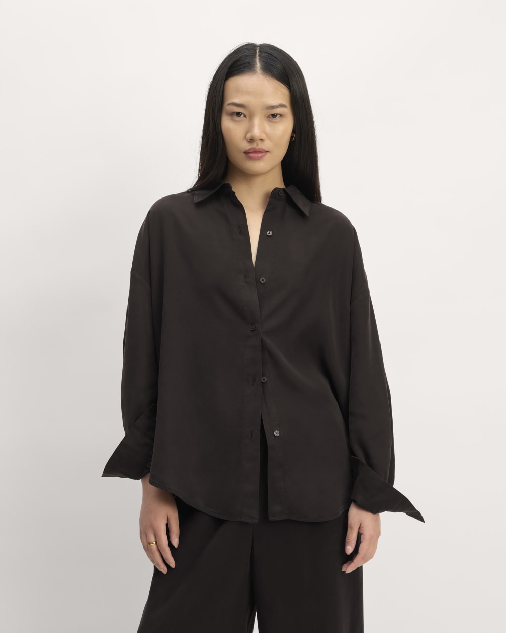 The Oversized Shirt in Butterlite in Black — front view