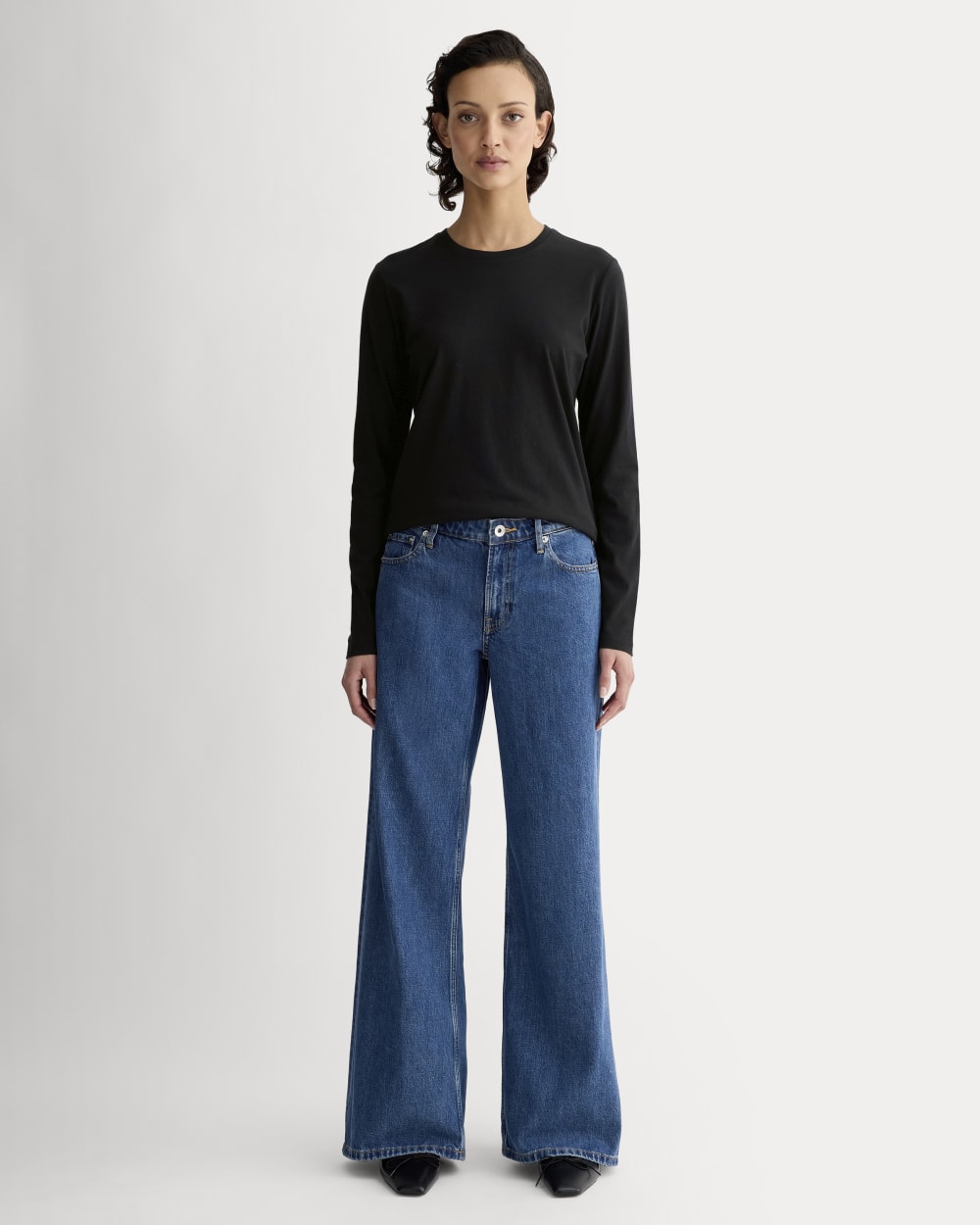 The Slim Long-Sleeve Crew in Essential Cotton in Black — detail view