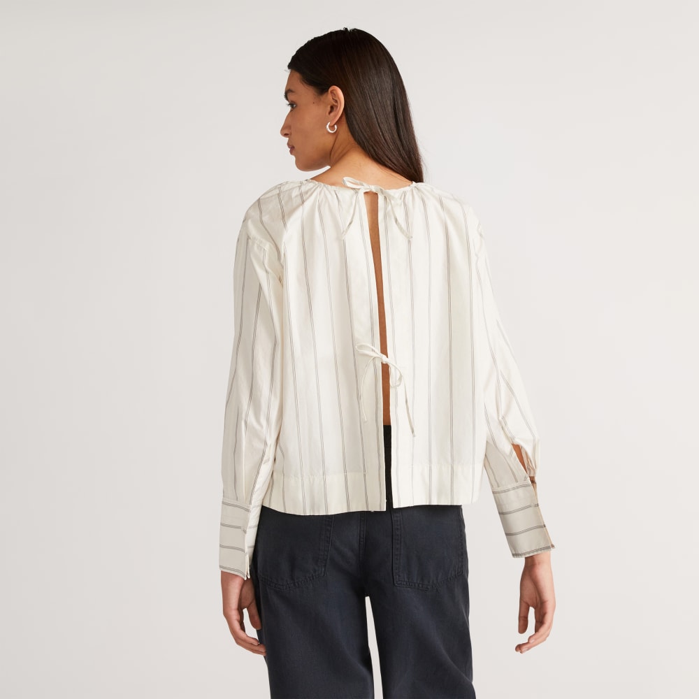 The Poplin Breeze Shirt in Black / Canvas Tan — detail view