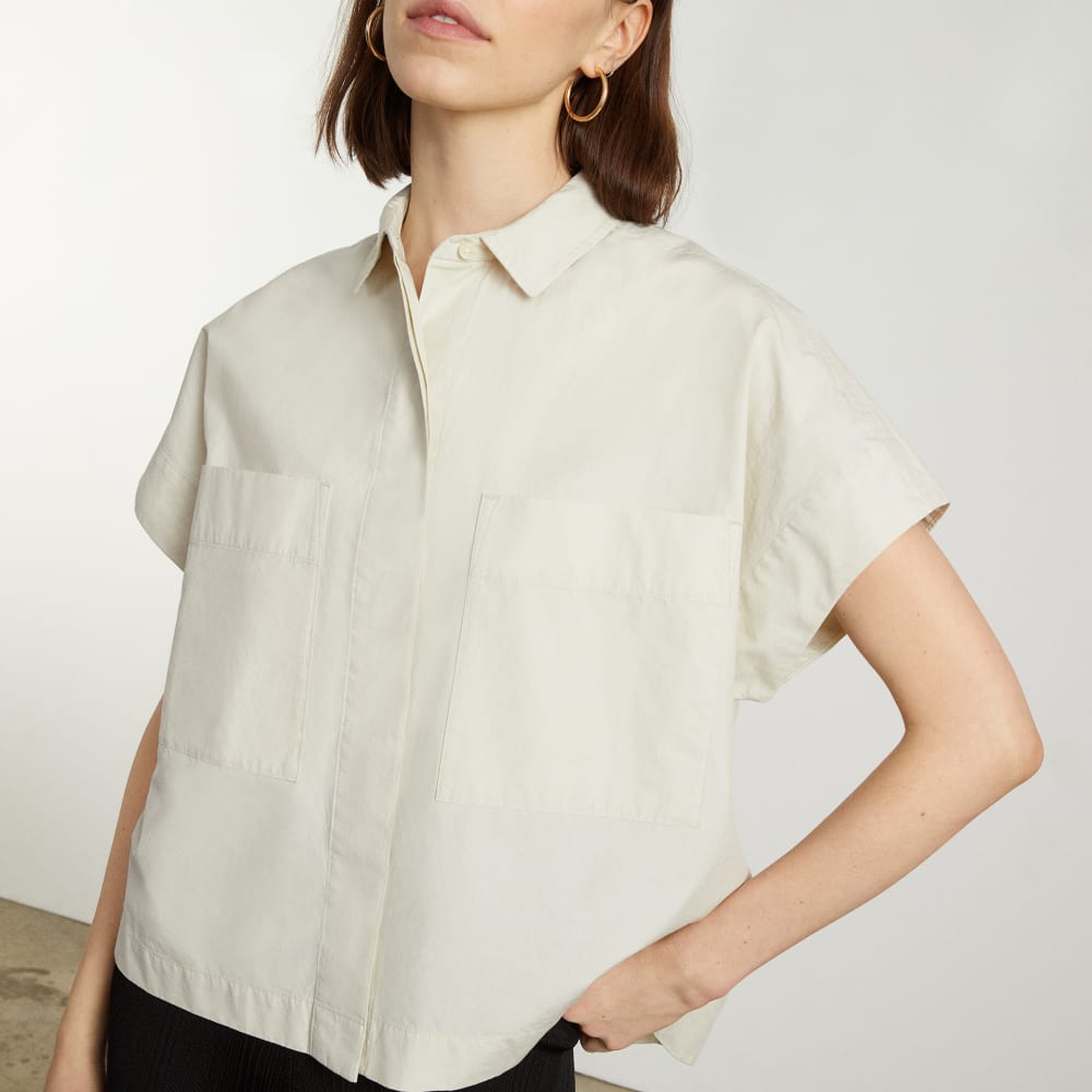 The Short-Sleeve Box Shirt in Sage — detail view