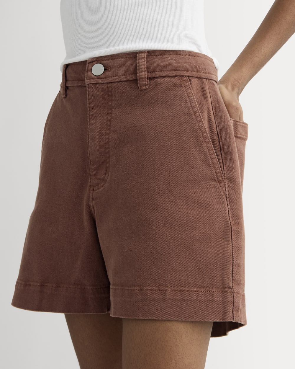 The Utility Short in Rosewood — detail view