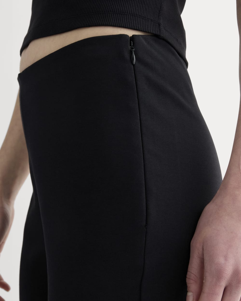 The Dream Capri in Black — detail view