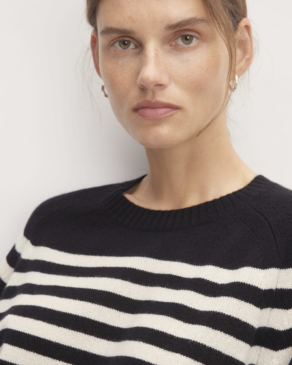 The Boxy Crew in Cashmere in Black / Bone — detail view