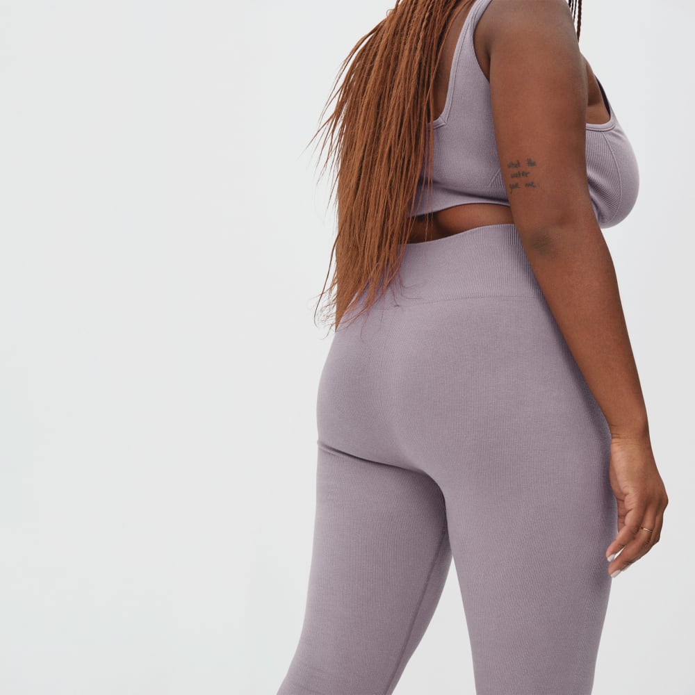 The Seamless Legging in Dusty Lavender — detail view