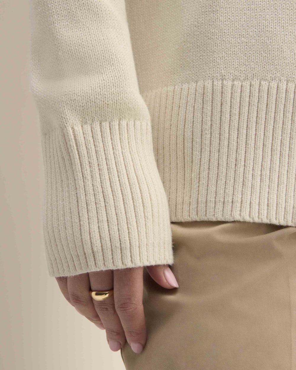 The Organic Cotton Cardigan in Canvas — detail view